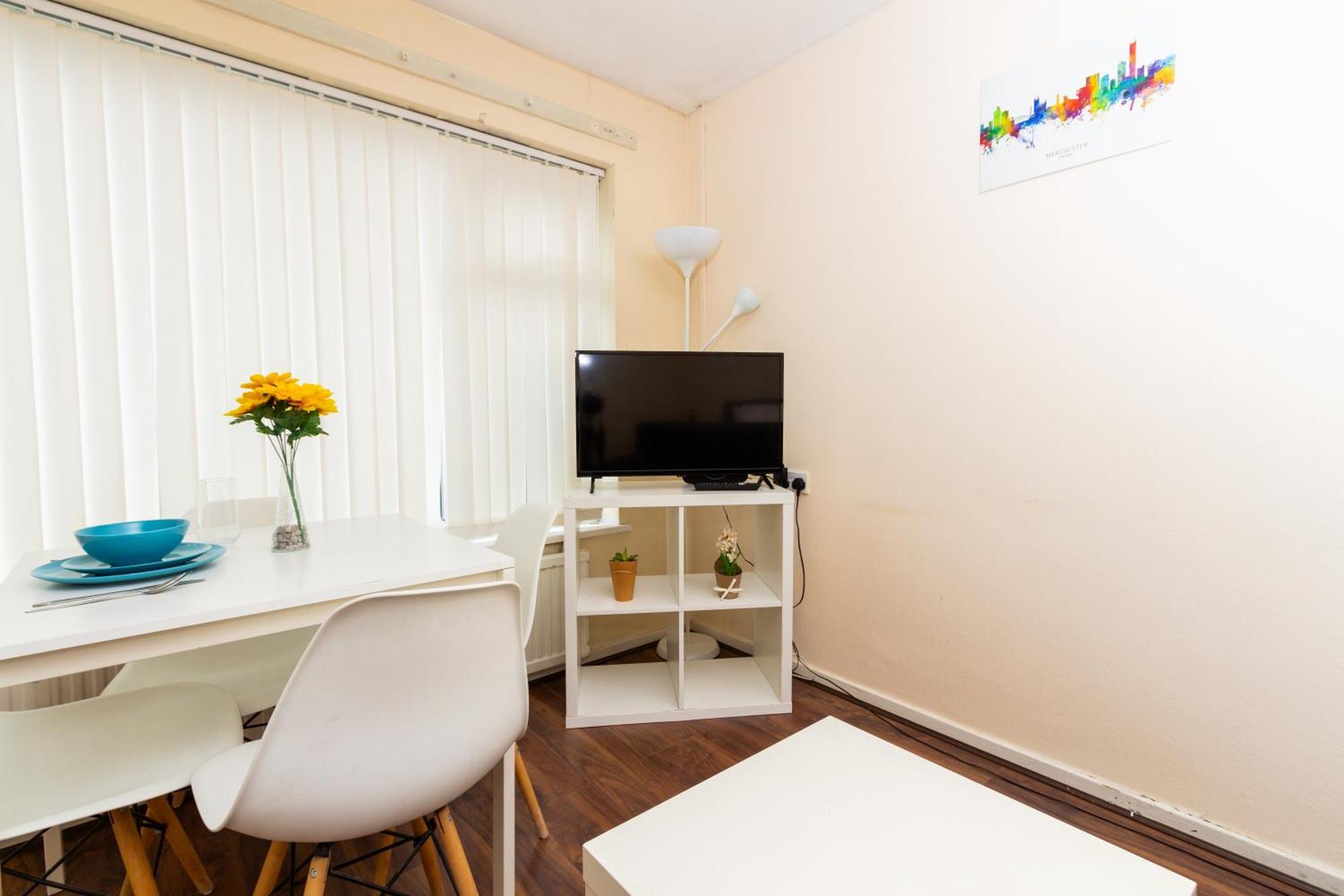 Studio In Stretford With Great Transport Links Apartment Manchester Ngoại thất bức ảnh