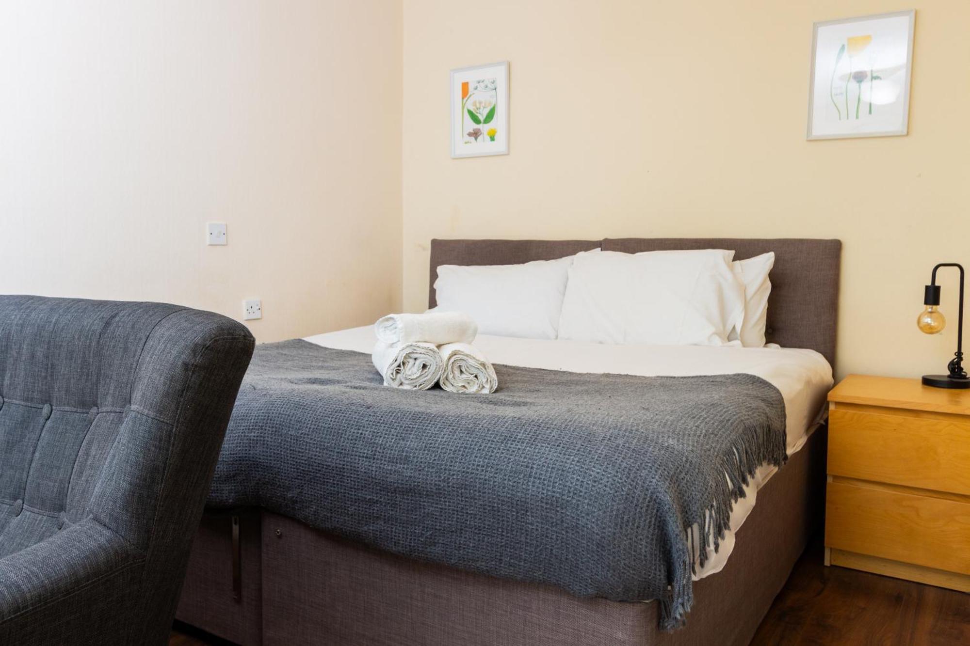 Studio In Stretford With Great Transport Links Apartment Manchester Ngoại thất bức ảnh