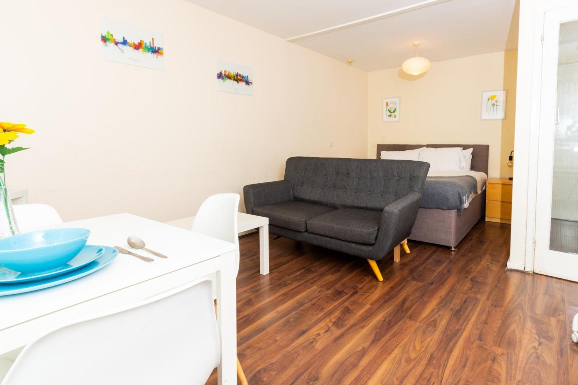 Studio In Stretford With Great Transport Links Apartment Manchester Ngoại thất bức ảnh